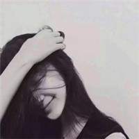 个性动漫带字头像女生3