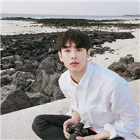 动漫炫酷头像男拿刀2