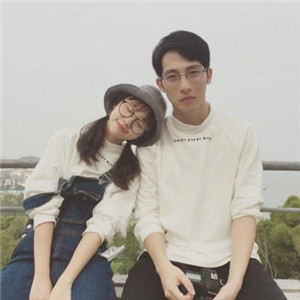 头像黑白清新男生手绘2