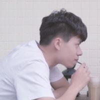 红酒上的狮子头像是什么牌子6