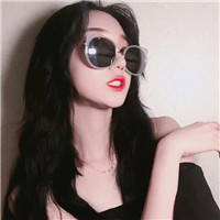 女生霸气头像背影盘腿3