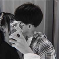 优雅70后女人微信头像戴眼镜12