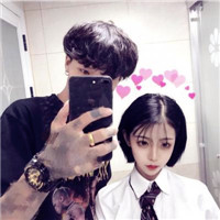女生个性头像短发黑白1