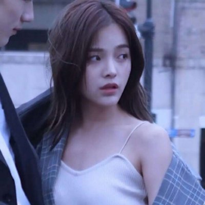 黑色头像图片女生真人2