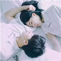 短发漫画高冷头像女黑白1