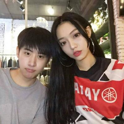 漫画黑白女生头像7