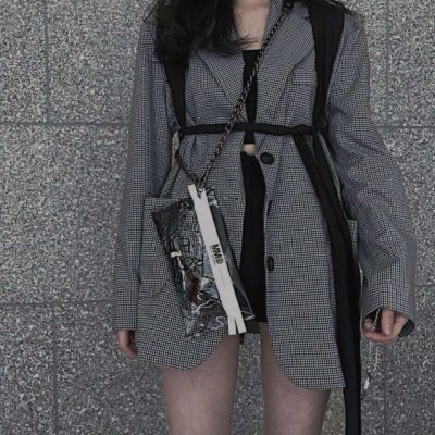 qq霸气女生头像带墨镜2
