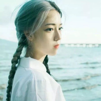 动漫头像女生长发孤独5