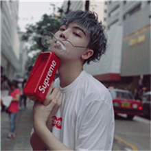 带帽子qq女生头像背影7