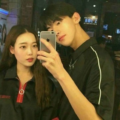 黑白伤感女生头像绝望3