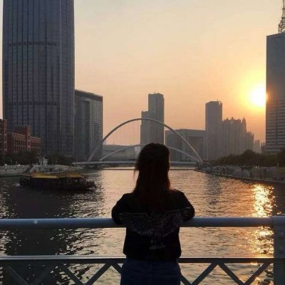 安静的动漫黑色唯美头像12