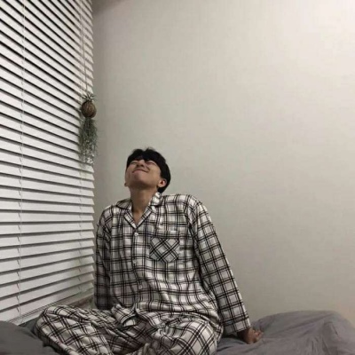 大学生帅哥挡头头像4