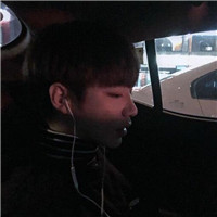 动漫炫酷头像男拿刀10