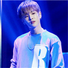 衣服遮脸黑白头像男生头像4