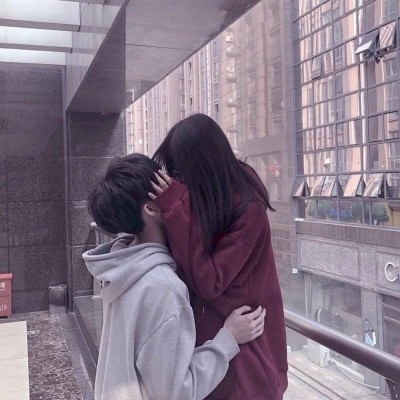 女生黑色衣服微信头像3