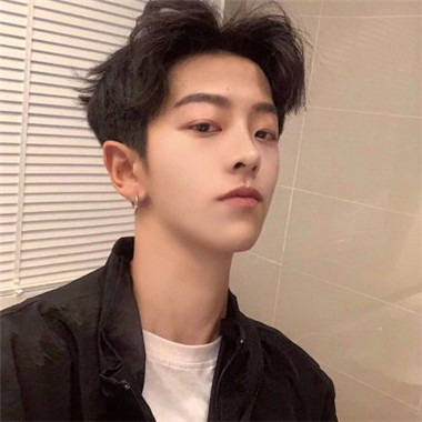 动漫头像女生长发孤独1