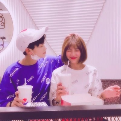 黑色的真人女头像9