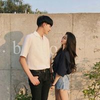 戴帽子的女生头像黑色低头高清5