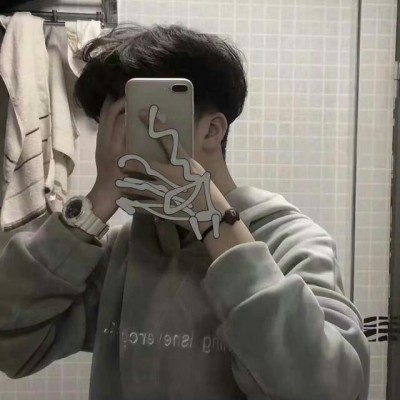 头像男侧对天空伤感1