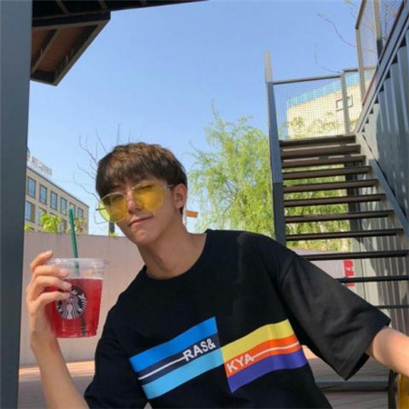 那些召唤龙的男生头像真人8