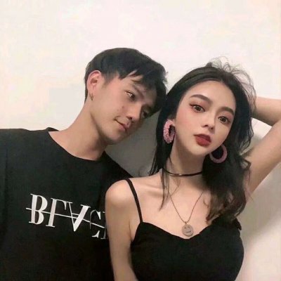 头像盘腿坐女生12
