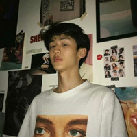 女生频繁换微信头像5