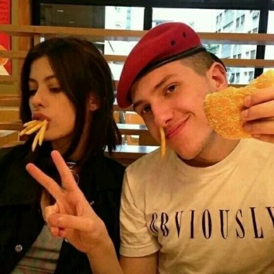 女生短发炫酷头像12