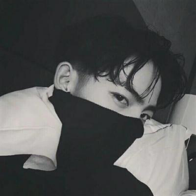 抖音头像男生伤感黑白9