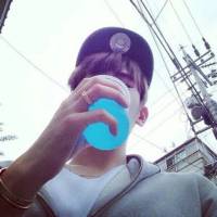 黑白短发男生头像卡通2