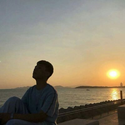 一个外国男生搞怪头像7