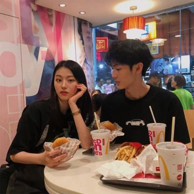 含有之后的黑色头像女生1