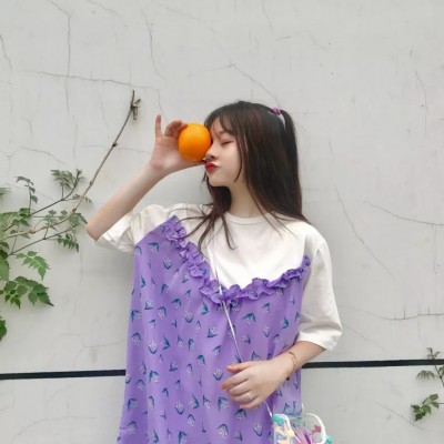 动漫黑白头像露长腿2