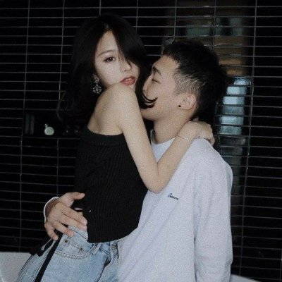 日漫黑白照女头像伤感4