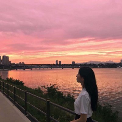qq女生头像ins9
