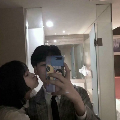 女生黑白头像背影英文1