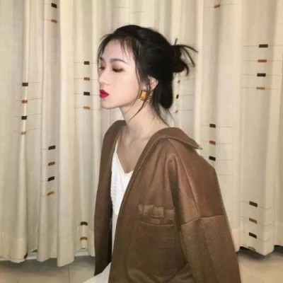 微信头像男戴黑色口罩7