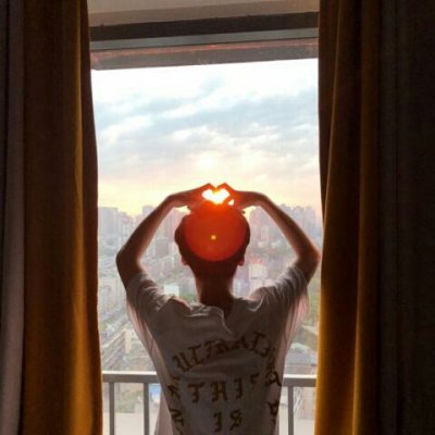 QQ头像图片男生低沉1