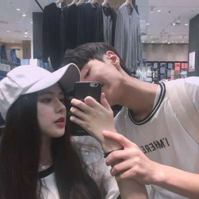 短发女生QQ头像6