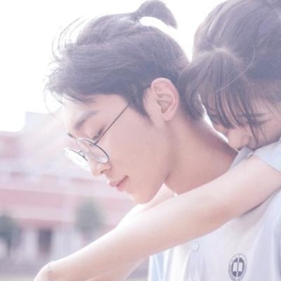 好看的女单身头像看书7