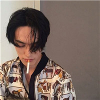 戴墨镜的美女图片头像高冷2